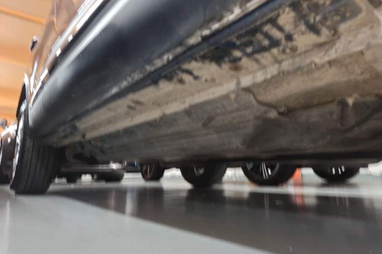 Used Renault Kadjar 2017 2.0L Two-Wheel Drive Comfort Edition Right Side Sill