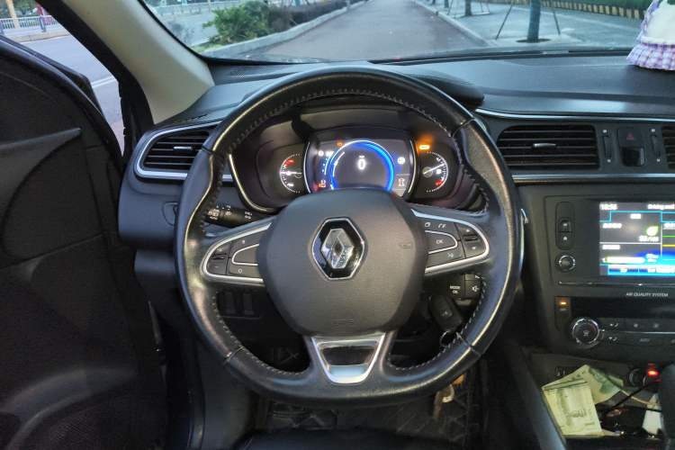 Used Renault Kadjar 2017 2.0L Two-Wheel-Drive Leading Edition Steering Wheel