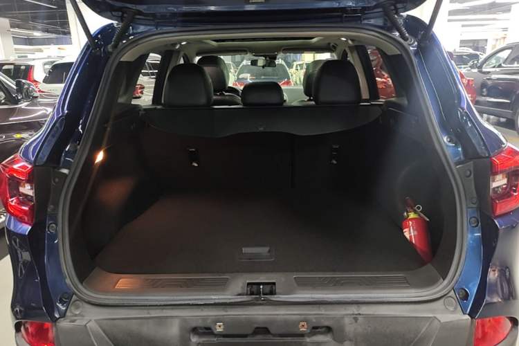 Used Renault Kadjar 2017 2.0L Two-Wheel Drive Luxury Edition Trunk