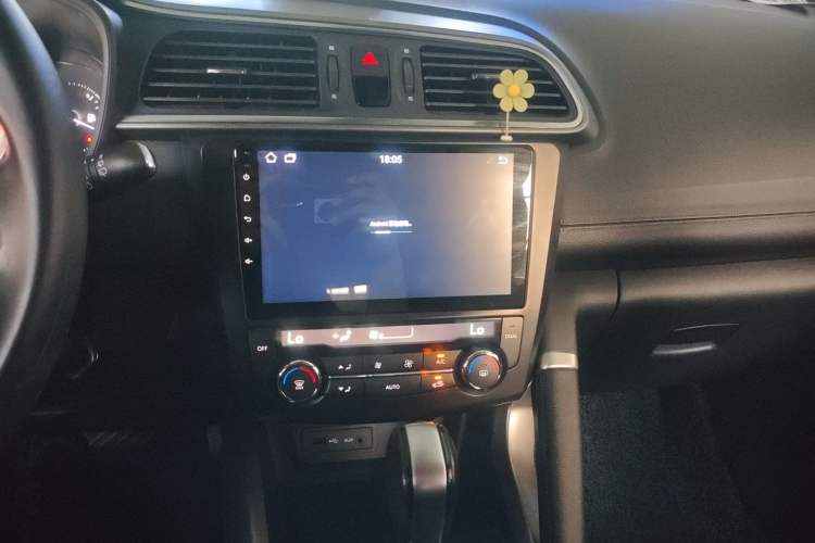 Used Renault Kadjar 2017 2.0L Two-Wheel Drive Comfort Edition Audio And AC Panel