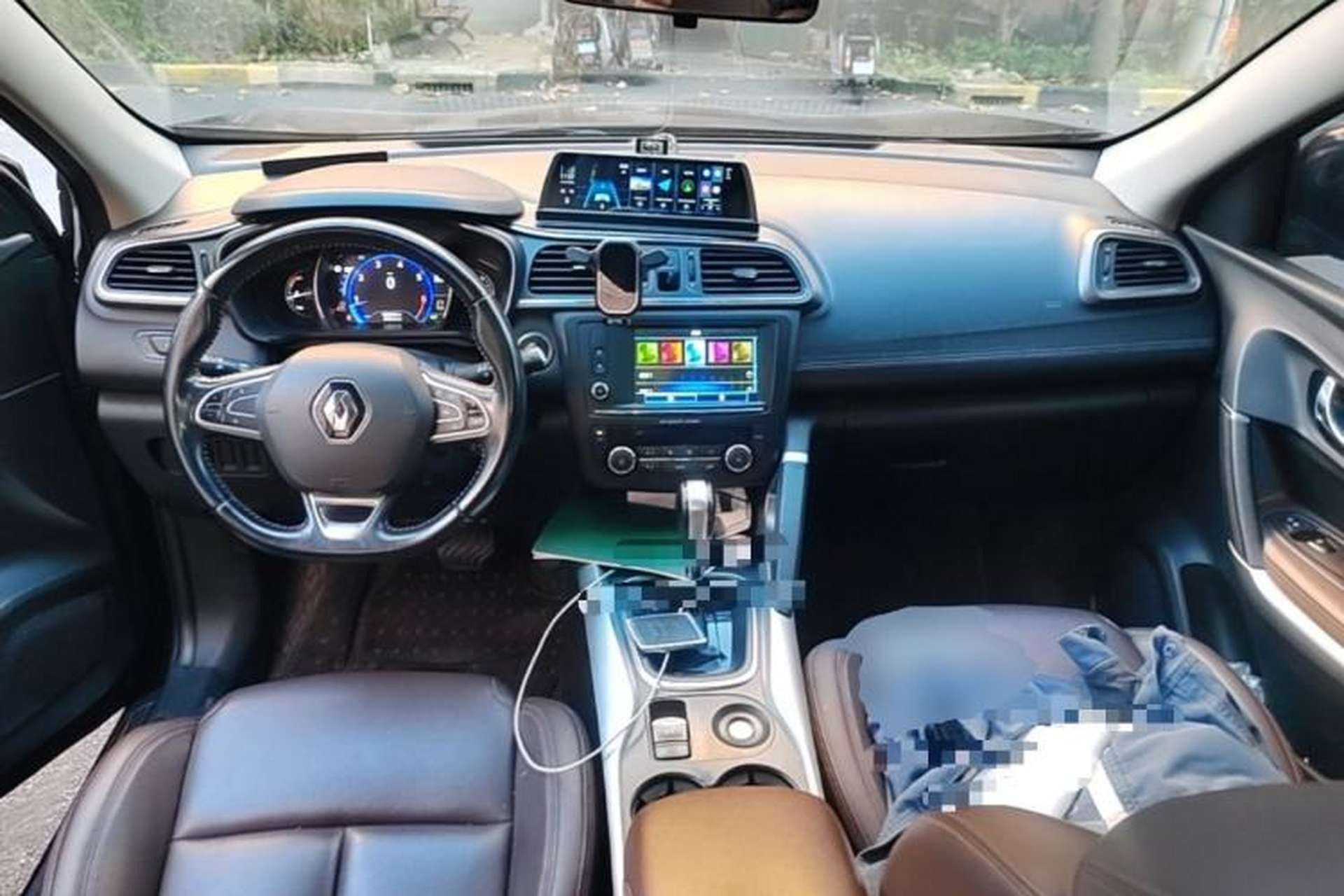 Used Renault Kadjar 2017 2.0L 120th Anniversary Limited Edition Center Console