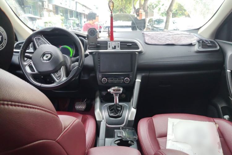 Used Renault Kadjar 2017 2.0L Two-Wheel Drive Comfort Edition Center Console