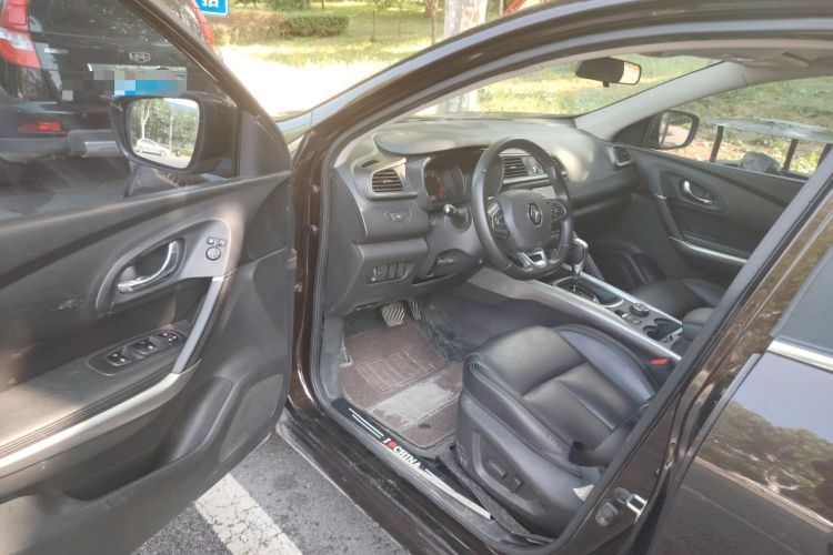 Used Renault Kadjar 2017 2.0L Two-Wheel Drive Luxury Edition Driver Seat