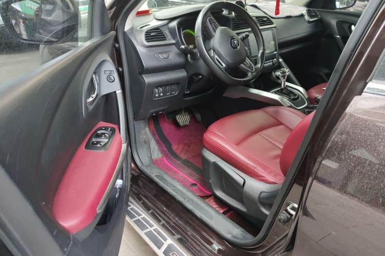 Used Renault Kadjar 2017 2.0L Two-Wheel Drive Comfort Edition Driver Seat