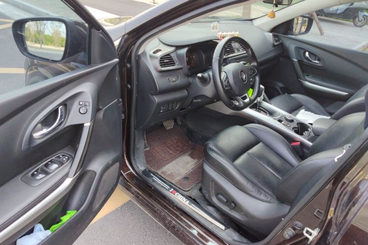 Used Renault Kadjar 2017 2.0L Two-Wheel Drive Luxury Edition Driver Seat