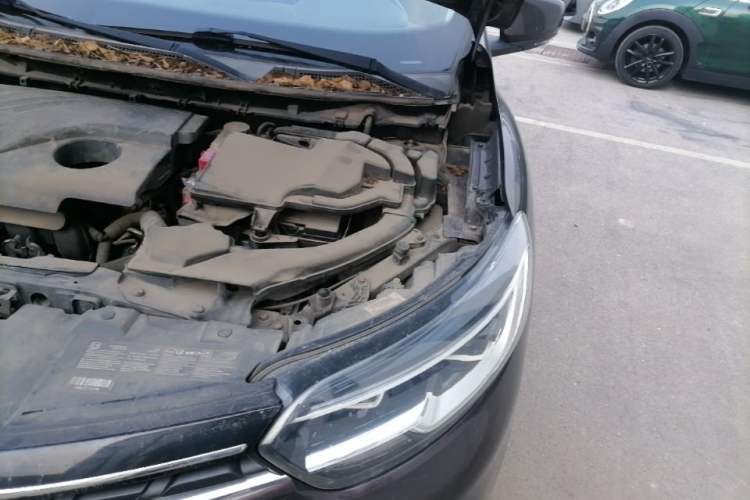 Used Renault Kadjar 2017 2.0L 120th Anniversary Limited Edition Engine Bay Left