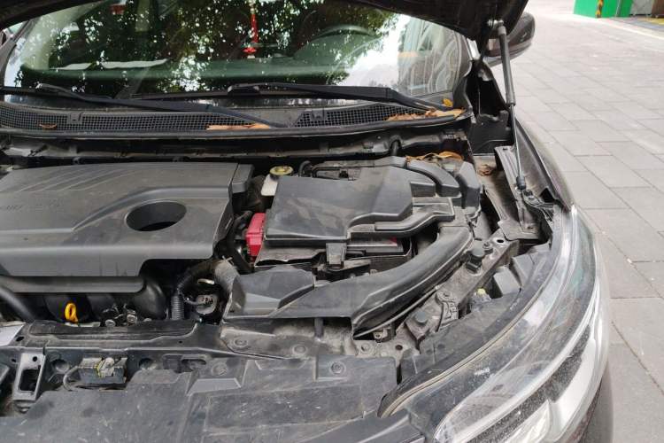 Used Renault Kadjar 2017 2.0L Two-Wheel Drive Comfort Edition Engine Bay Left
