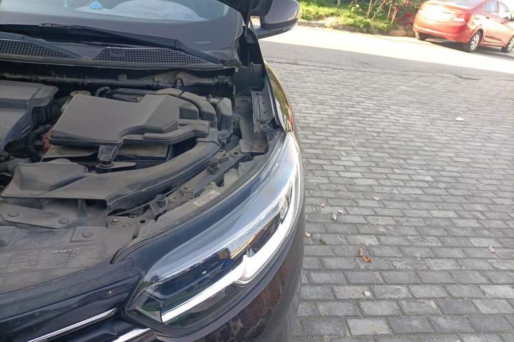 Used Renault Kadjar 2017 2.0L Two-Wheel Drive Comfort Edition Engine Bay Left