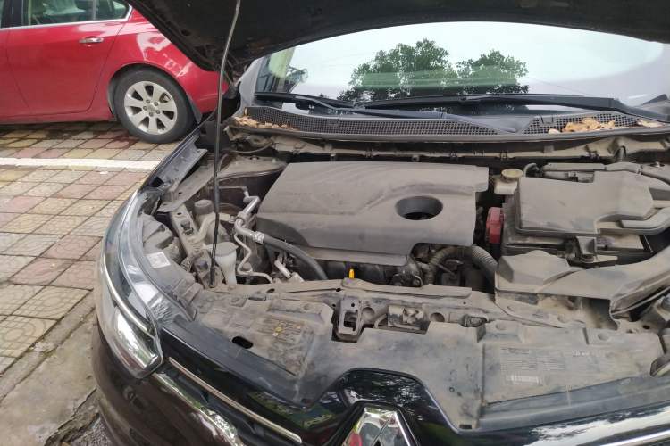 Used Renault Kadjar 2017 2.0L Two-Wheel Drive Fashion Edition Engine Bay Right