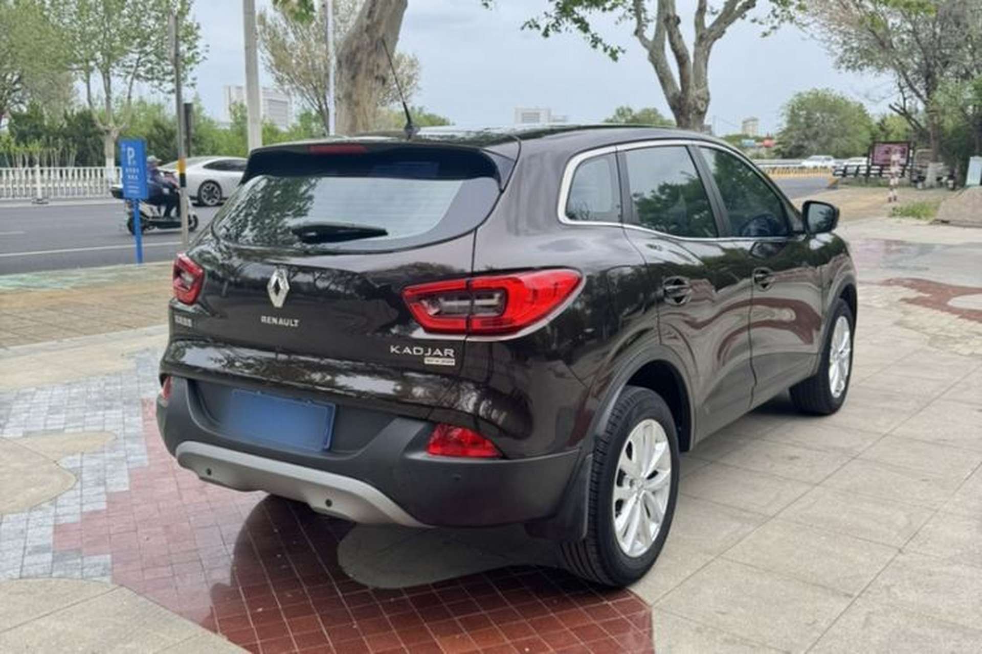 Used Renault Kadjar 2017 2.0L Two-Wheel Drive Fashion Edition Exterior 4