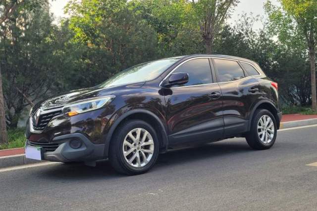 Renault Kadjar 2017 2.0L Two-Wheel Drive Fashion Edition مستعملة
