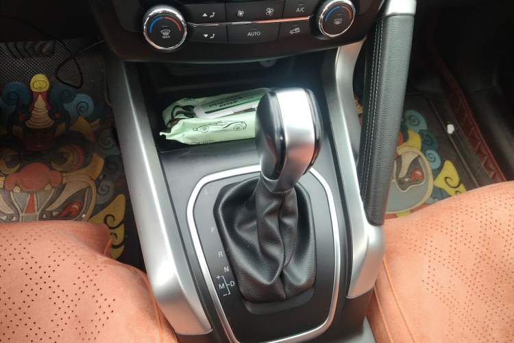 Used Renault Kadjar 2017 2.0L Two-Wheel Drive Comfort Edition Gear Lever