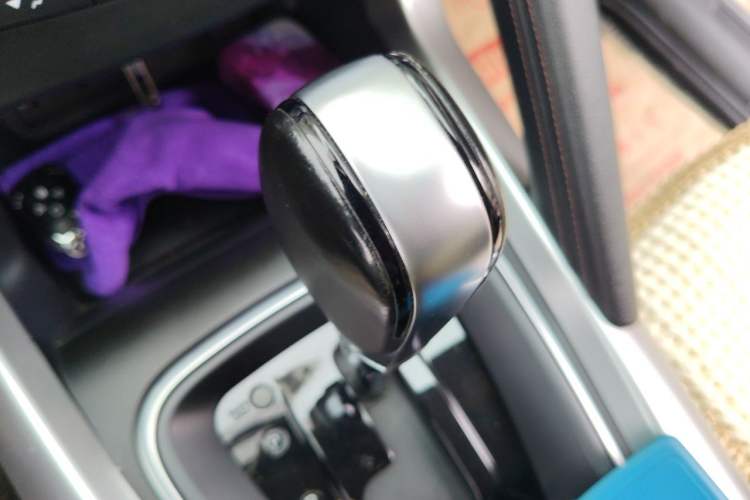 Used Renault Kadjar 2017 2.0L 120th Anniversary Limited Edition Gear Lever