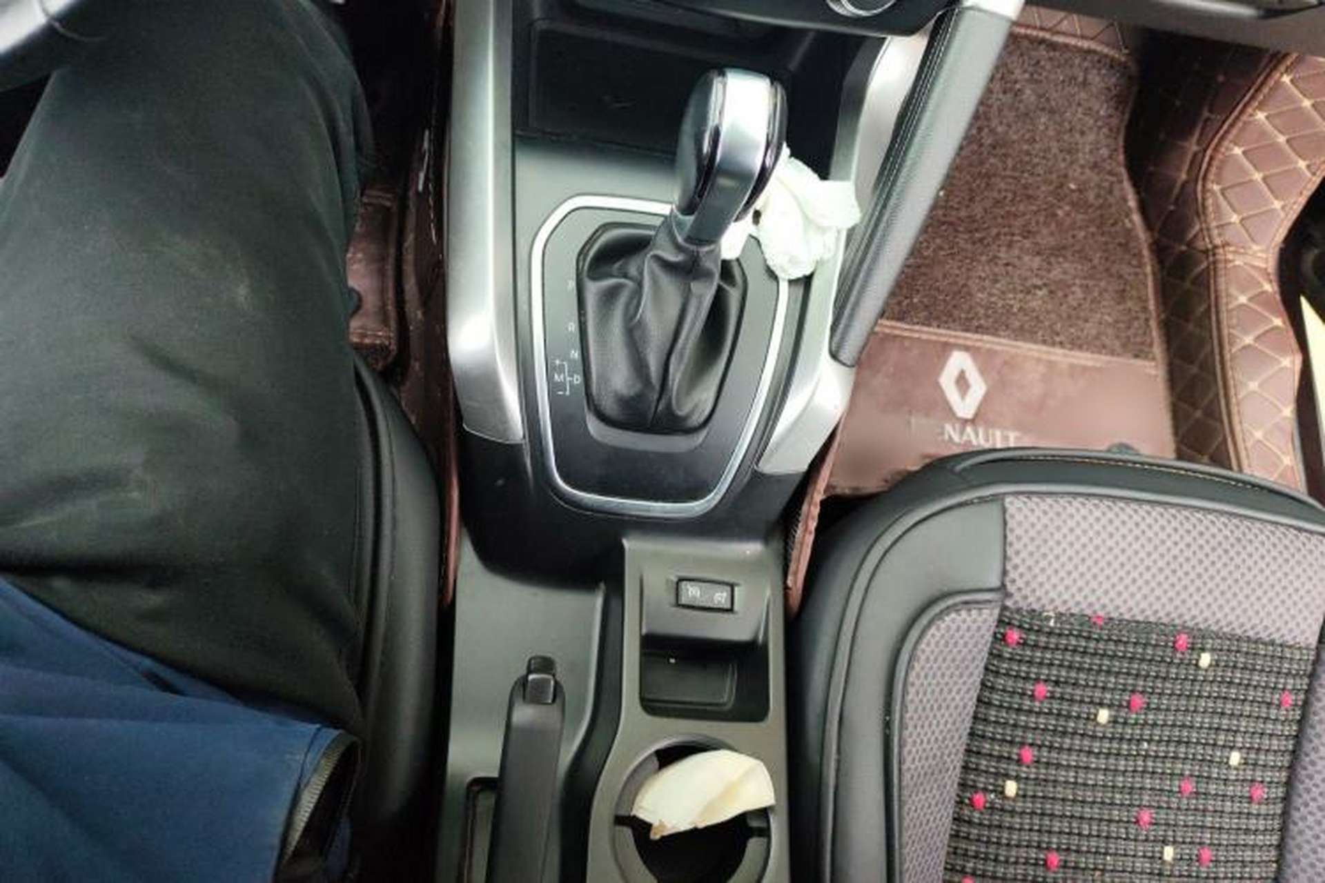 Used Renault Kadjar 2017 2.0L Two-Wheel Drive Comfort Edition Gear Lever
