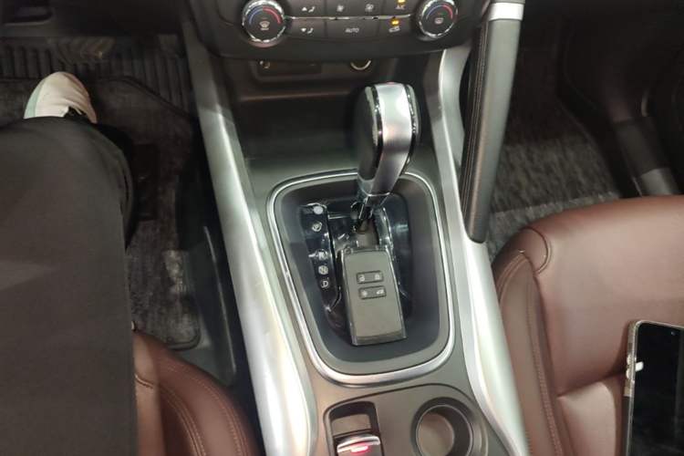 Used Renault Kadjar 2017 2.0L 120th Anniversary Limited Edition Gear Lever