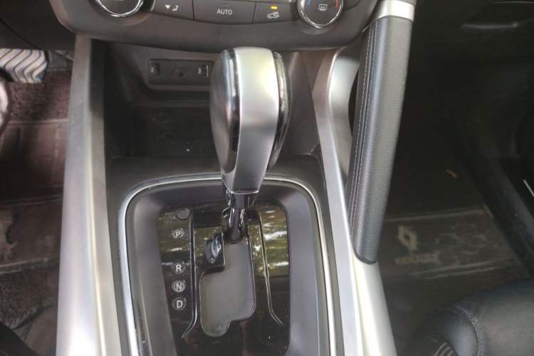 Used Renault Kadjar 2017 2.0L Two-Wheel Drive Luxury Edition Gear Lever