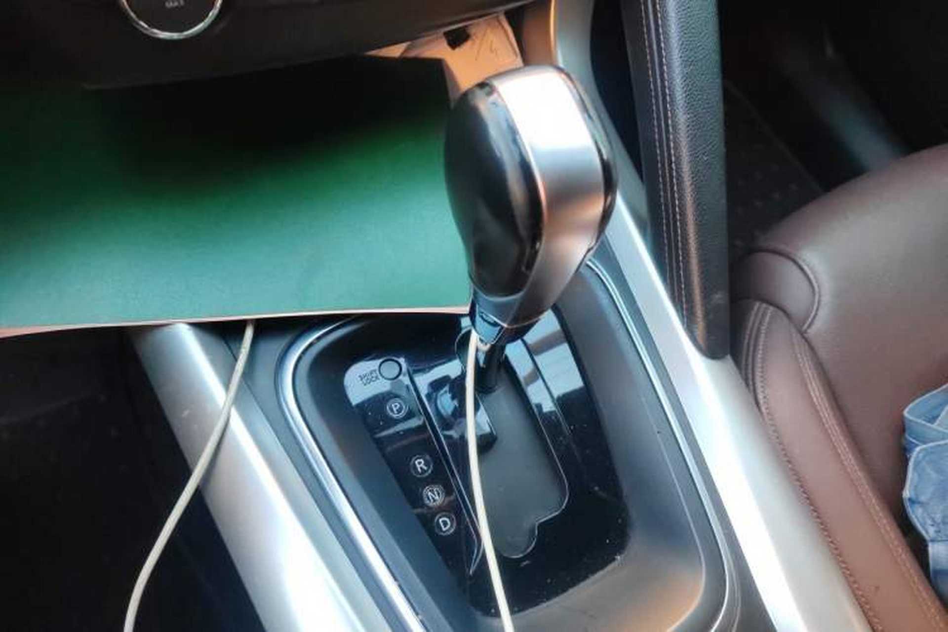 Used Renault Kadjar 2017 2.0L 120th Anniversary Limited Edition Gear Lever