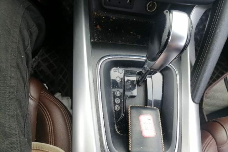 Used Renault Kadjar 2017 2.0L 120th Anniversary Limited Edition Gear Lever