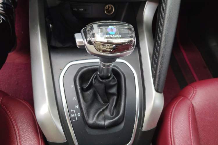 Used Renault Kadjar 2017 2.0L Two-Wheel Drive Comfort Edition Gear Lever
