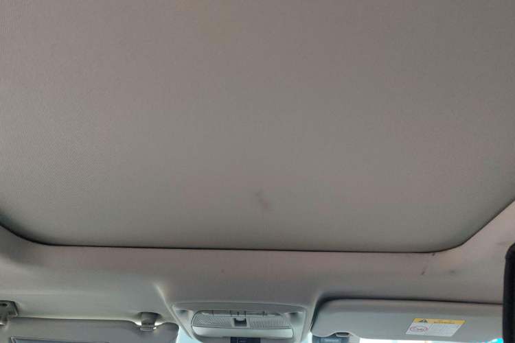 Used Renault Kadjar 2017 2.0L Two-Wheel Drive Comfort Edition Headliner