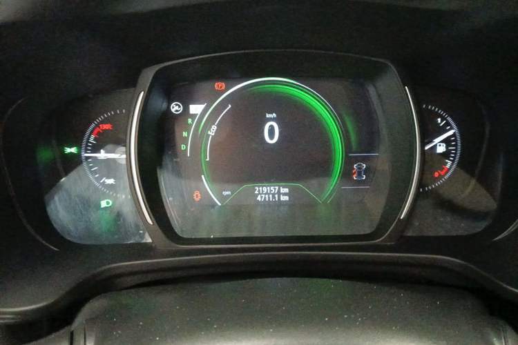 Used Renault Kadjar 2017 2.0L Two-Wheel Drive Luxury Edition Instrument Cluster