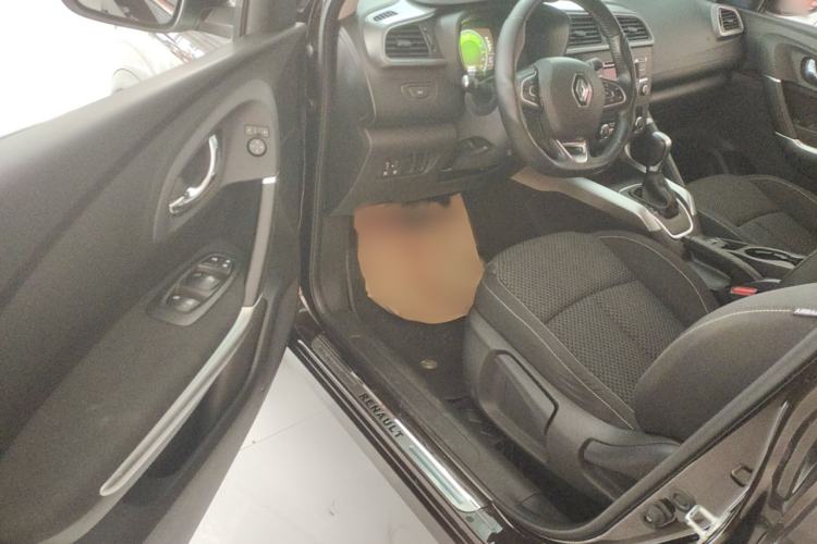 Used Renault Kadjar 2017 2.0L Two-Wheel Drive Comfort Edition Interior 2
