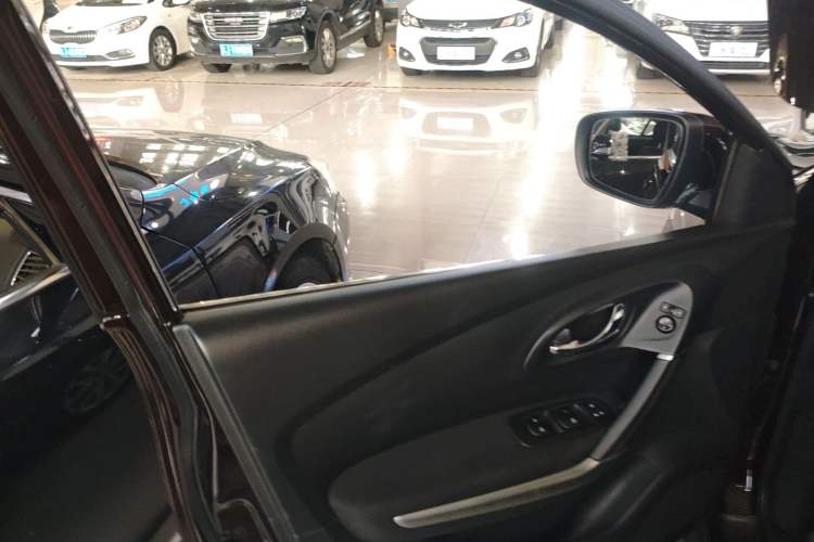 Used Renault Kadjar 2017 2.0L Two-Wheel Drive Comfort Edition Left Front Door Interior