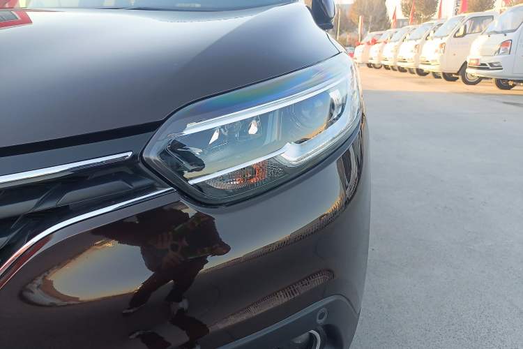 Used Renault Kadjar 2017 2.0L Two-Wheel Drive Luxury Edition Left Front Headlight