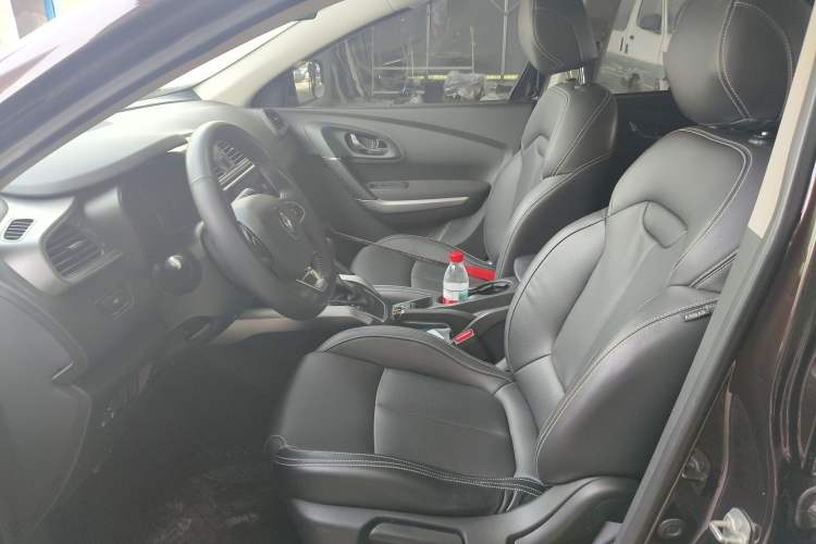 Used Renault Kadjar 2017 2.0L Two-Wheel Drive Fashion Edition Left Front Seat