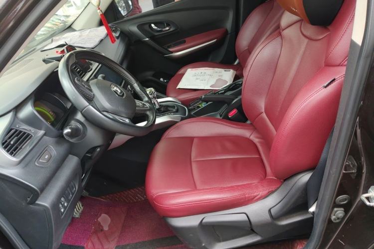 Used Renault Kadjar 2017 2.0L Two-Wheel Drive Comfort Edition Left Front Seat
