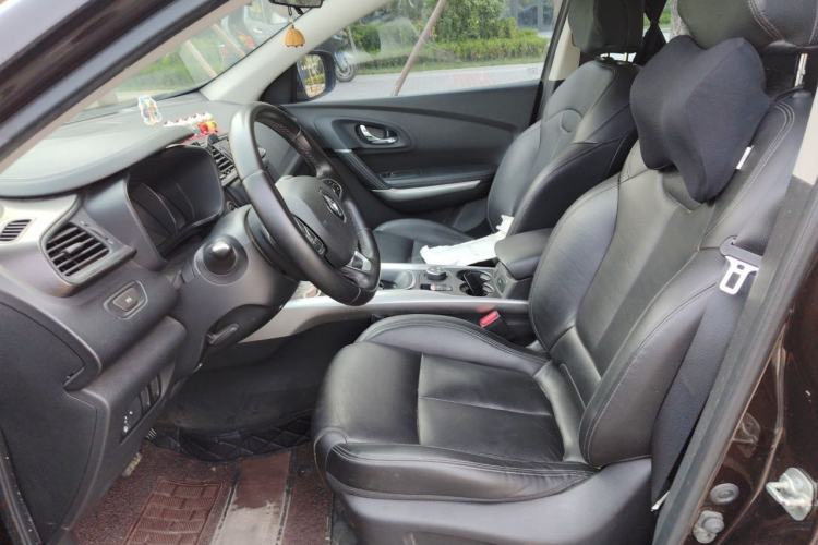 Used Renault Kadjar 2017 2.0L Two-Wheel Drive Luxury Edition Left Front Seat