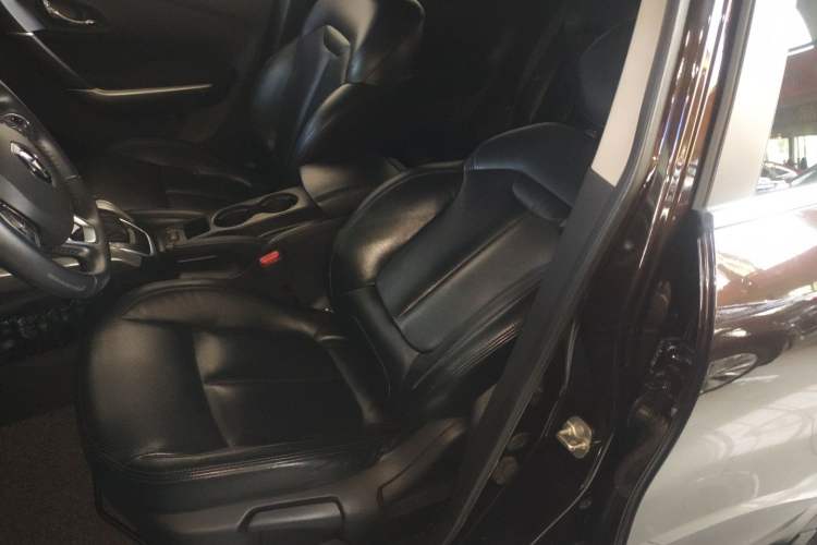 Used Renault Kadjar 2017 2.0L Two-Wheel Drive Comfort Edition Left Front Seat