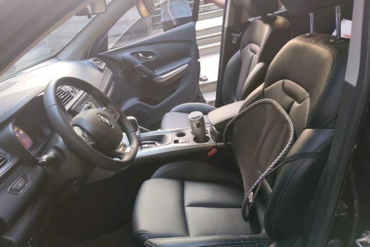 Used Renault Kadjar 2017 2.0L Two-Wheel-Drive Leading Edition Left Front Seat