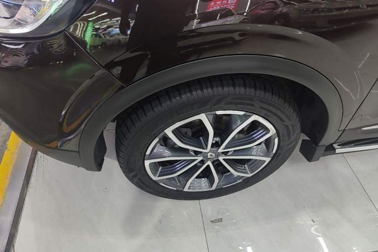 Used Renault Kadjar 2017 2.0L 120th Anniversary Limited Edition Left Front Wheel Hub