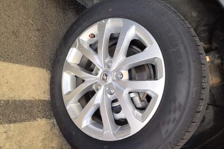 Used Renault Kadjar 2017 2.0L Two-Wheel Drive Fashion Edition Left Front Wheel Hub