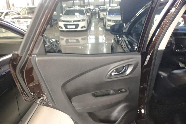 Used Renault Kadjar 2017 2.0L Two-Wheel Drive Comfort Edition Left Rear Door Interior