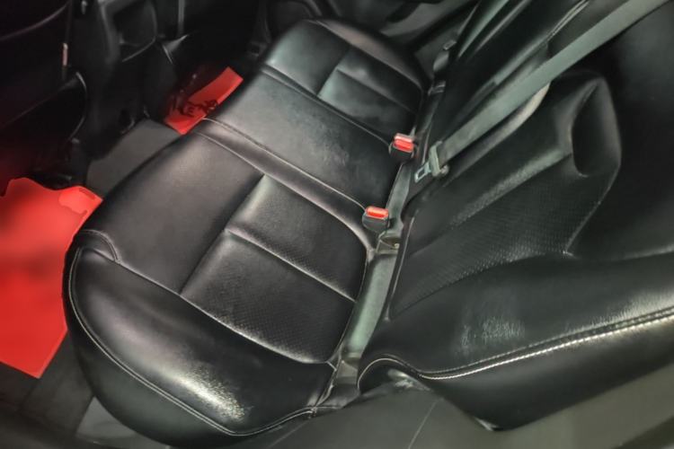 Used Renault Kadjar 2017 2.0L Two-Wheel Drive Comfort Edition Left Rear Seat