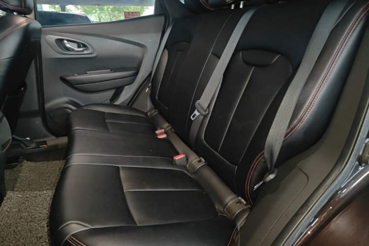 Used Renault Kadjar 2017 2.0L Two-Wheel Drive Fashion Edition Left Rear Seat
