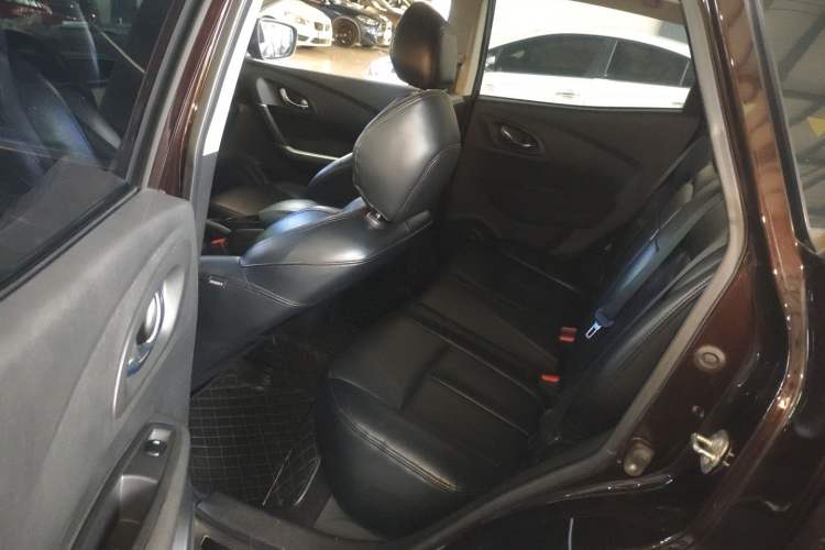 Used Renault Kadjar 2017 2.0L Two-Wheel Drive Comfort Edition Left Rear Seat