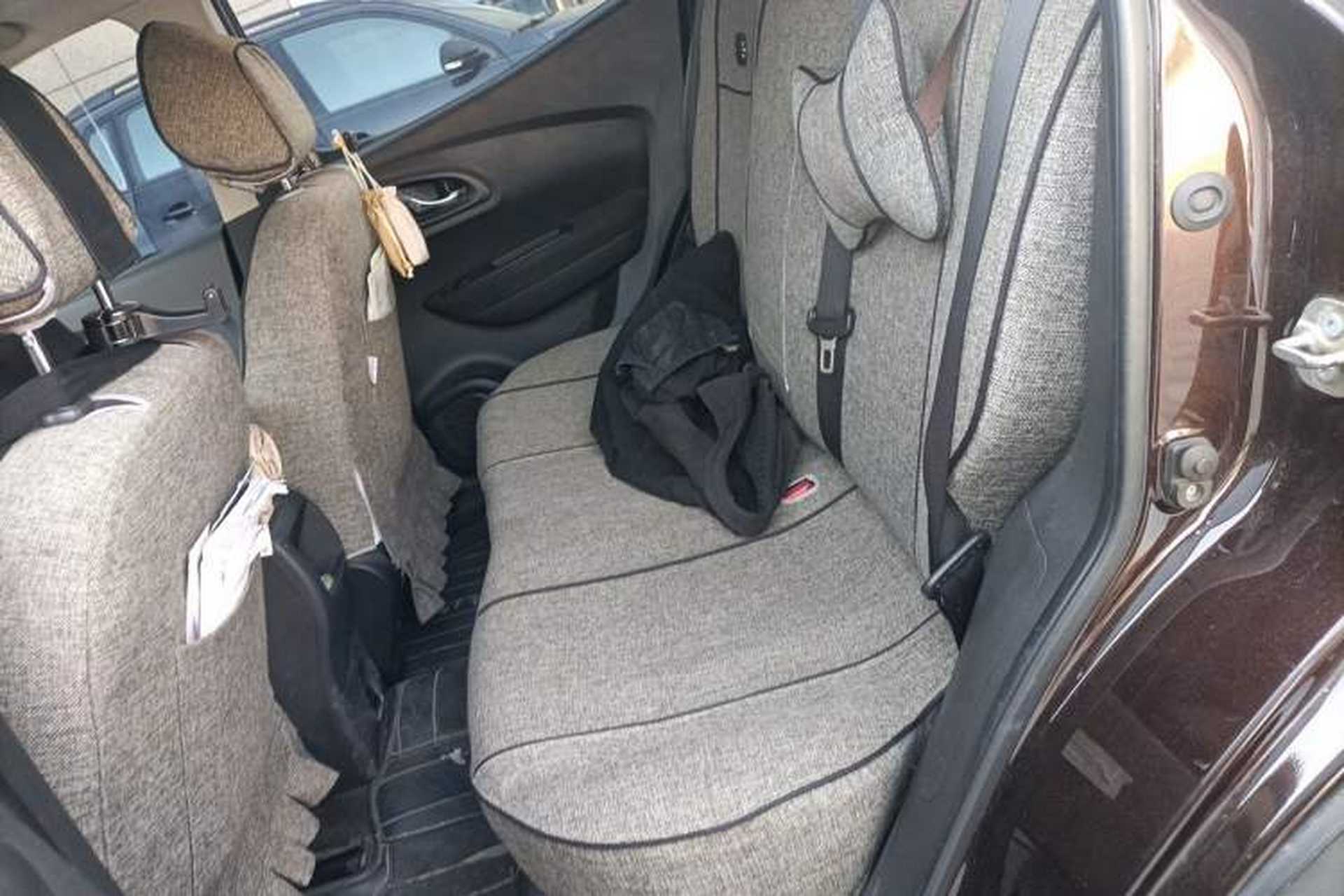 Used Renault Kadjar 2017 2.0L Two-Wheel Drive Comfort Edition Left Rear Seat