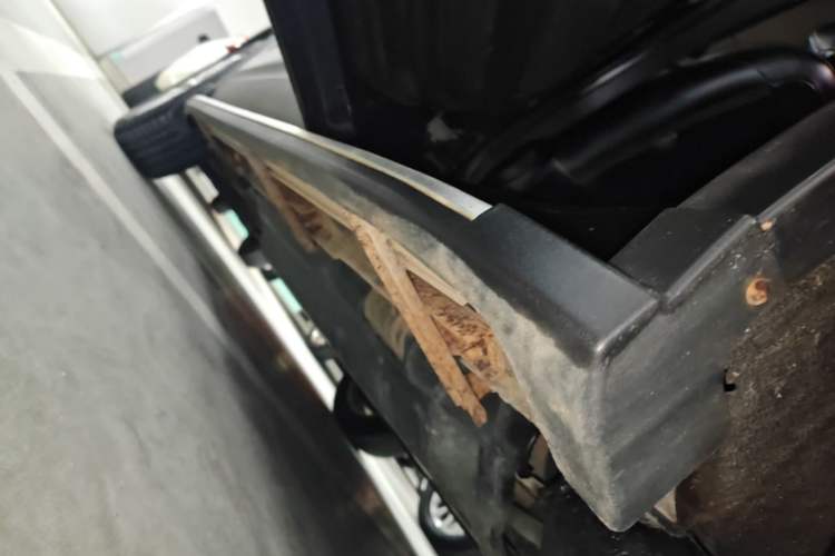Used Renault Kadjar 2017 2.0L Two-Wheel Drive Comfort Edition Left Side Sill