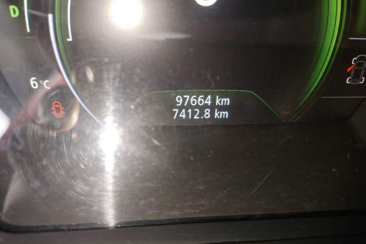 Used Renault Kadjar 2017 2.0L Two-Wheel Drive Comfort Edition Odometer Close Up