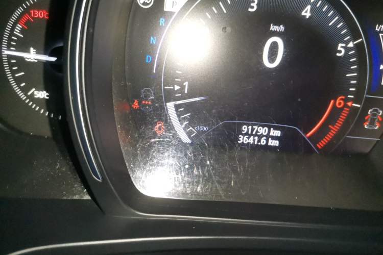 Used Renault Kadjar 2017 2.0L Two-Wheel Drive Comfort Edition Odometer Close Up