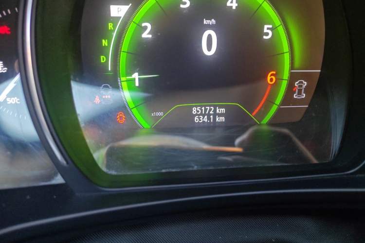 Used Renault Kadjar 2017 2.0L 120th Anniversary Limited Edition Odometer Close Up