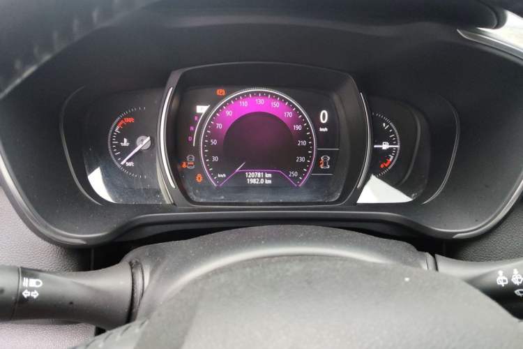 Used Renault Kadjar 2017 2.0L Two-Wheel-Drive Leading Edition Odometer Close Up