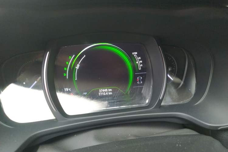 Used Renault Kadjar 2017 2.0L Two-Wheel Drive Fashion Edition Odometer Close Up