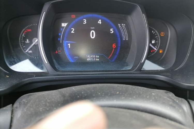 Used Renault Kadjar 2017 2.0L 120th Anniversary Limited Edition Odometer Close Up