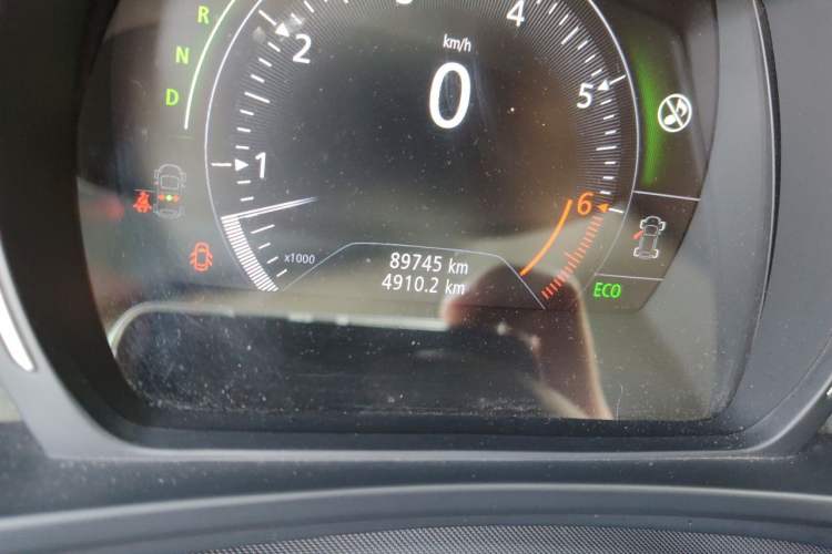 Used Renault Kadjar 2017 2.0L Two-Wheel Drive Luxury Edition Odometer Close Up