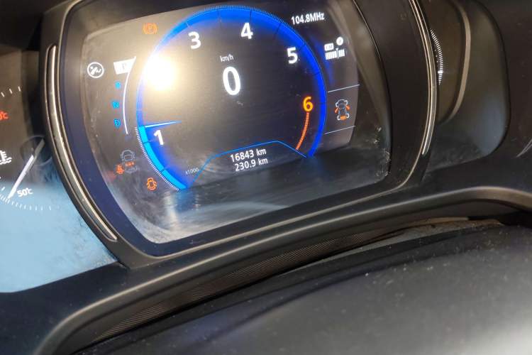 Used Renault Kadjar 2017 2.0L Two-Wheel-Drive Leading Edition Odometer Close Up