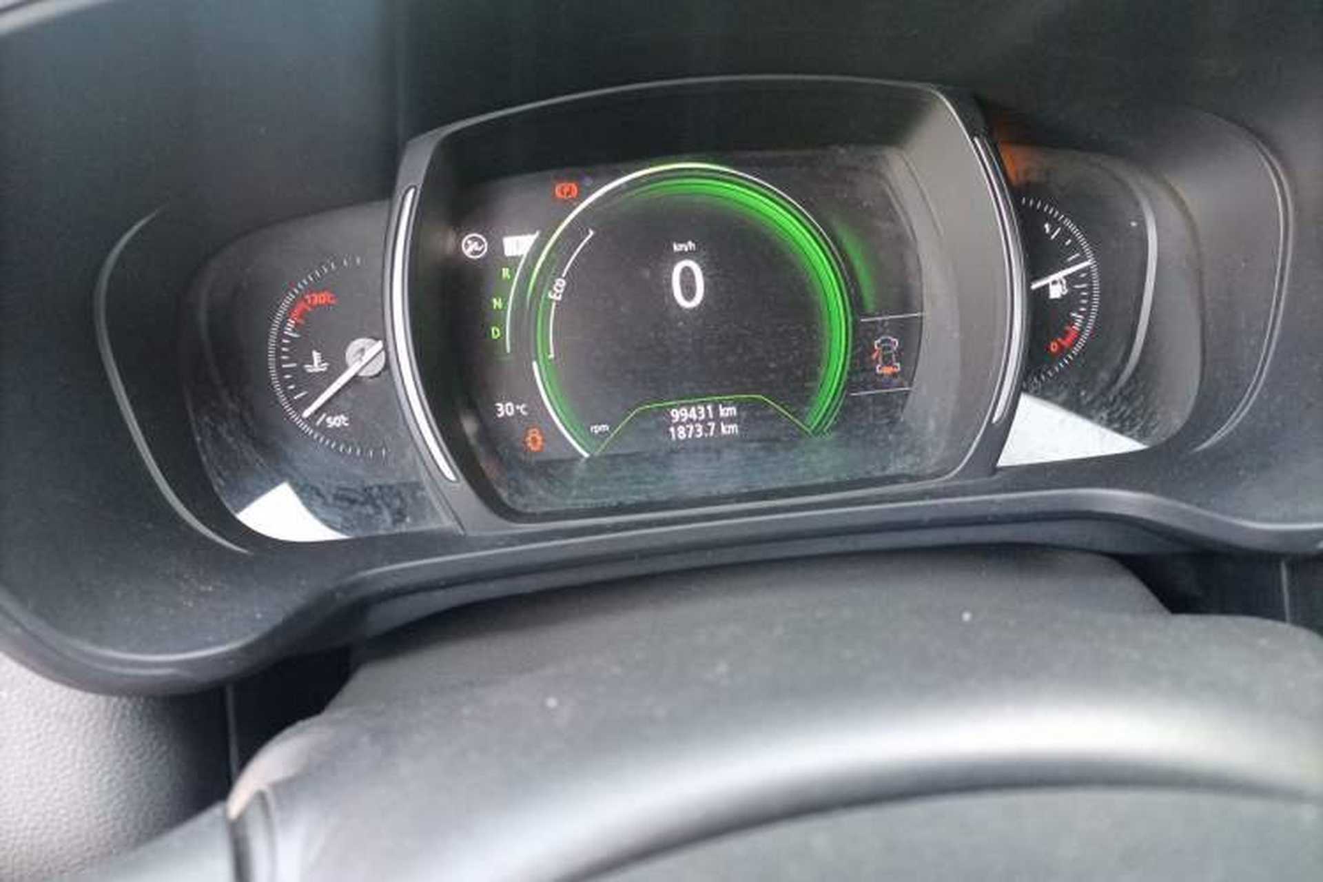 Used Renault Kadjar 2017 2.0L Two-Wheel Drive Comfort Edition Odometer Close Up